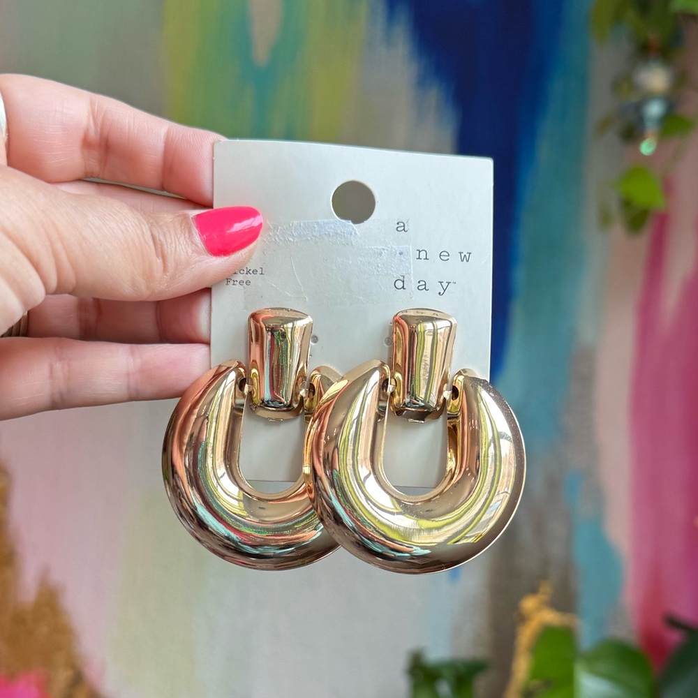 Gold Door Knocker Earrings |B